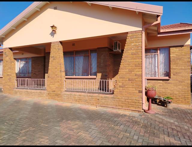 3 BEDROOM HOUSE FOR SALE IN RICHVIEW